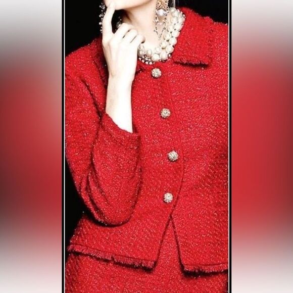 Tahari Red Tweed Blazer Jacket Size 2
Elegant Sparkle Rhinestone Buttons - Picture 1 of 14